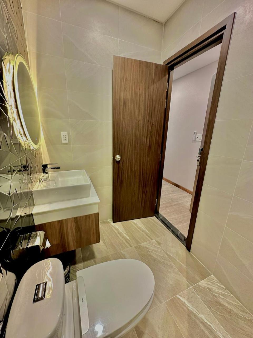 Vin Hotel Vĩnh Long エクステリア 写真